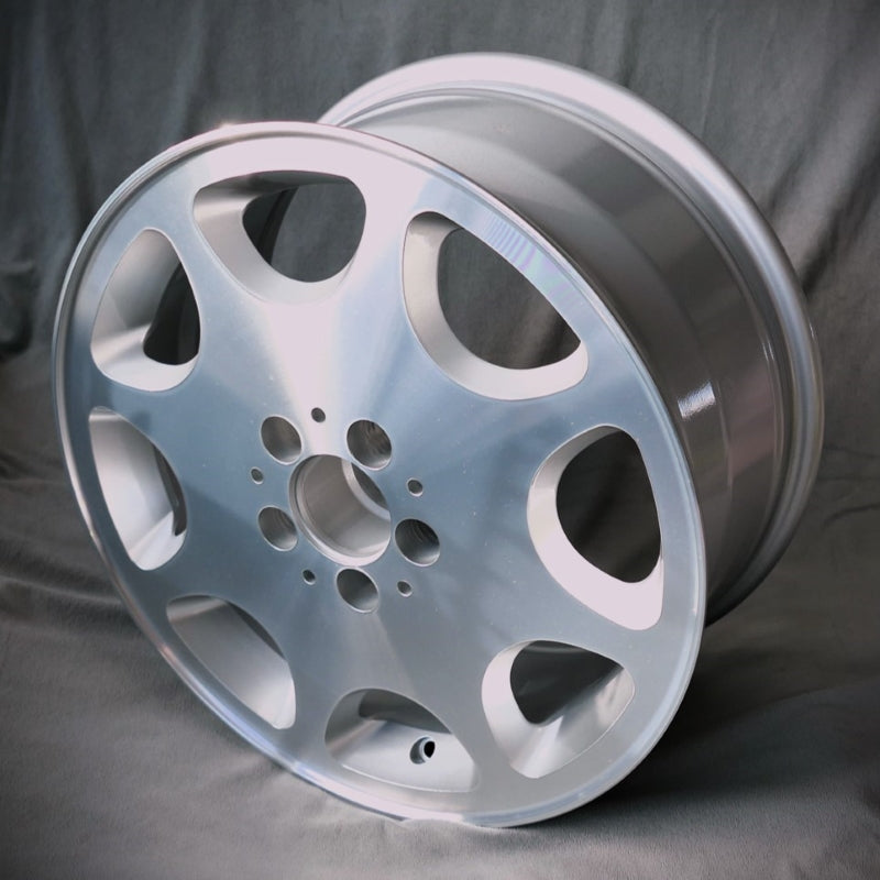 Mercedes W202 C208 R170 Achtloch Style Felge 8 x 17 poliert - W202.Store